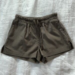 Roots Olive Green Cargo Shorts with Elastic Waistband Cotton Lyocell Blend